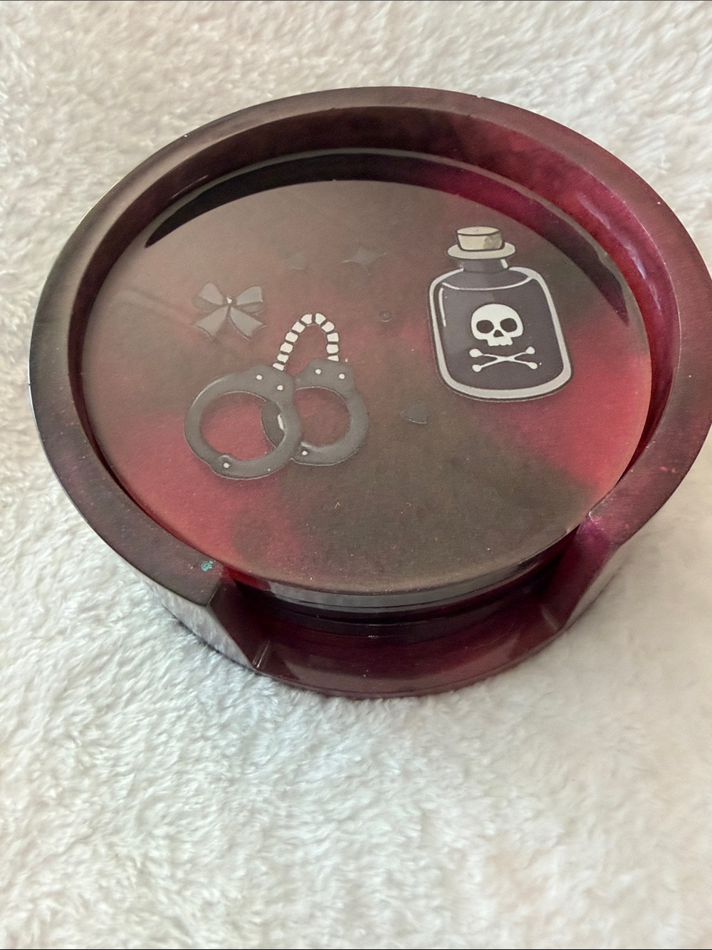 Handmade Red & Black Resin Gothic Coaster (5 pieces) - Picture 7 of 7